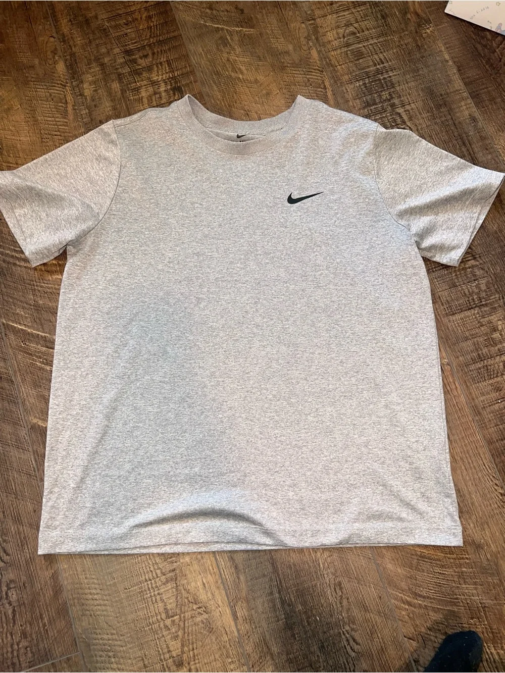 Nike Light Gray Heather Short-Sleeve Tee with Black Swoosh